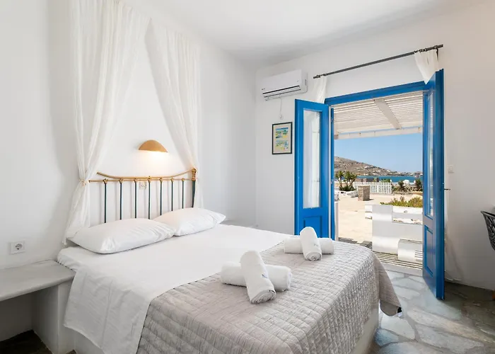 Hotel Paros By Kottas 3*